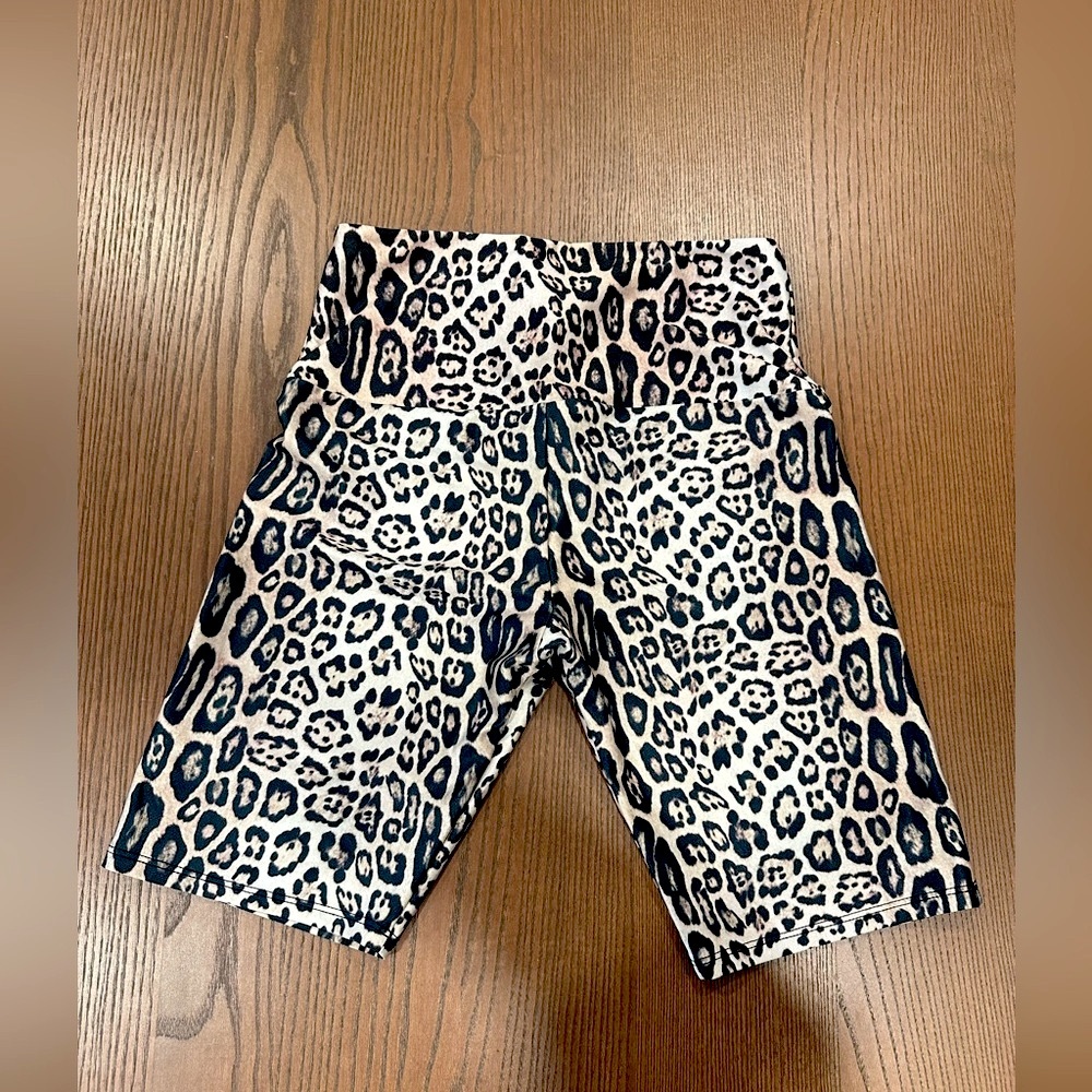 Onzie Bike Shorts Leopard Print, Yoga, Gym Shorts - sz M/L
